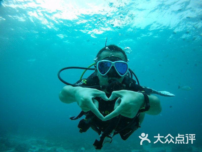 周润发古天乐被冒名集资，王晶怒斥，哪些明星受到了牵连？游戏画面