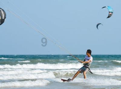 浙江一地房顶“葫芦球”相继被拆，村民们为什么要在屋顶装葫芦球？游戏画面