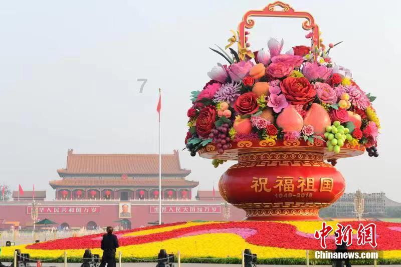 逃离黑与白的房间
