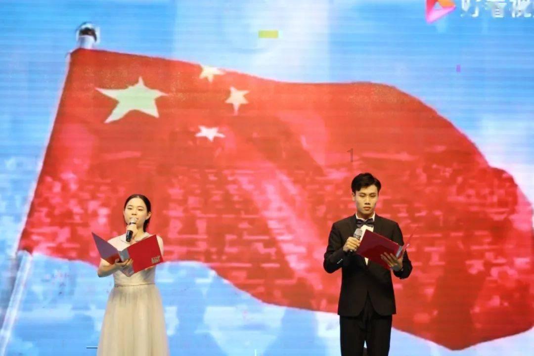 漯河:挂灯笼、亮彩灯 新春氛围感“拉满”