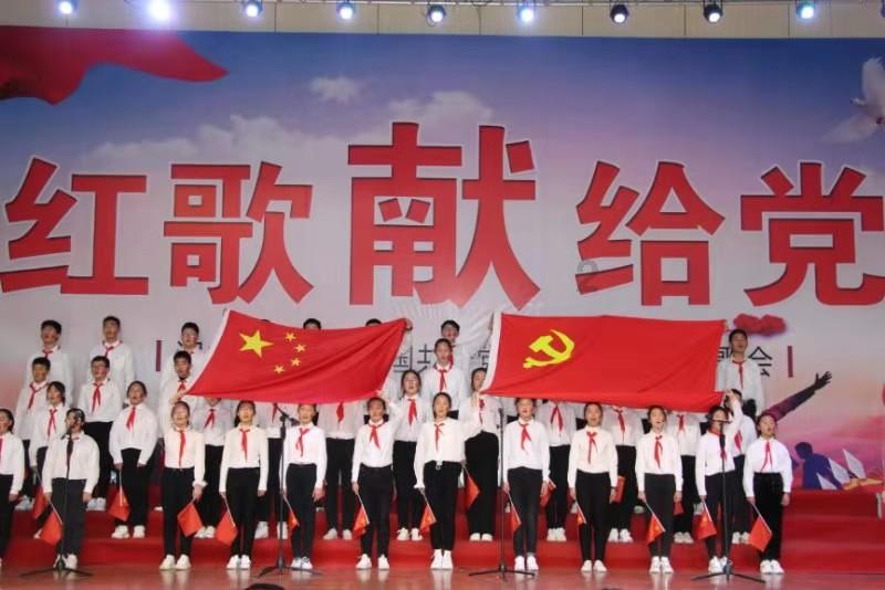 集装箱货运船