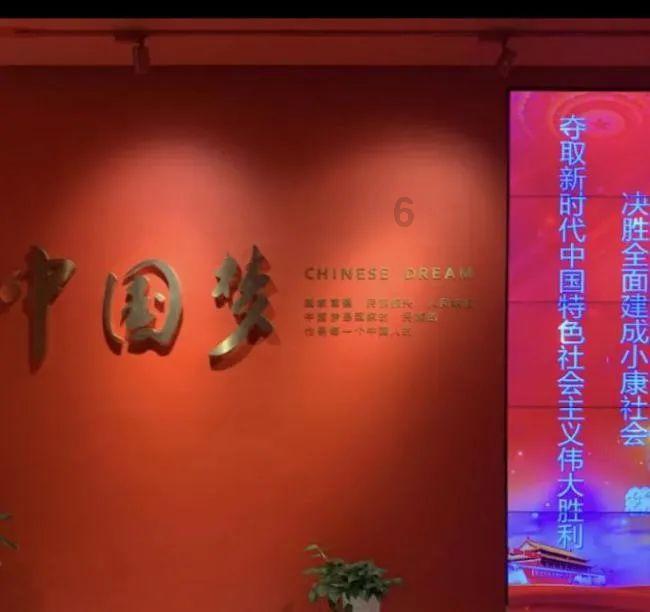 冰洞逃生