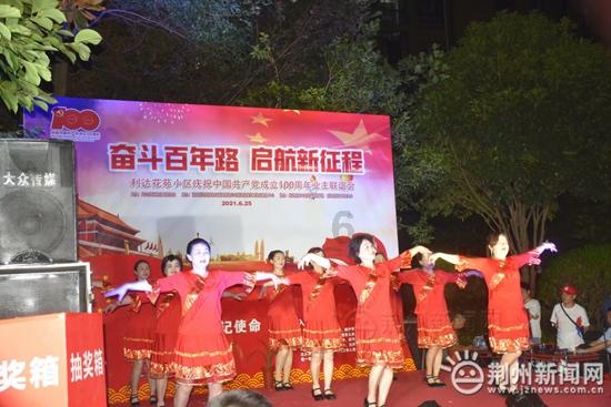 全球首款智能鹏翼门轿跑钜惠5万，小鹏P7i鹏翼性能版智能纯电轿跑市场新标杆