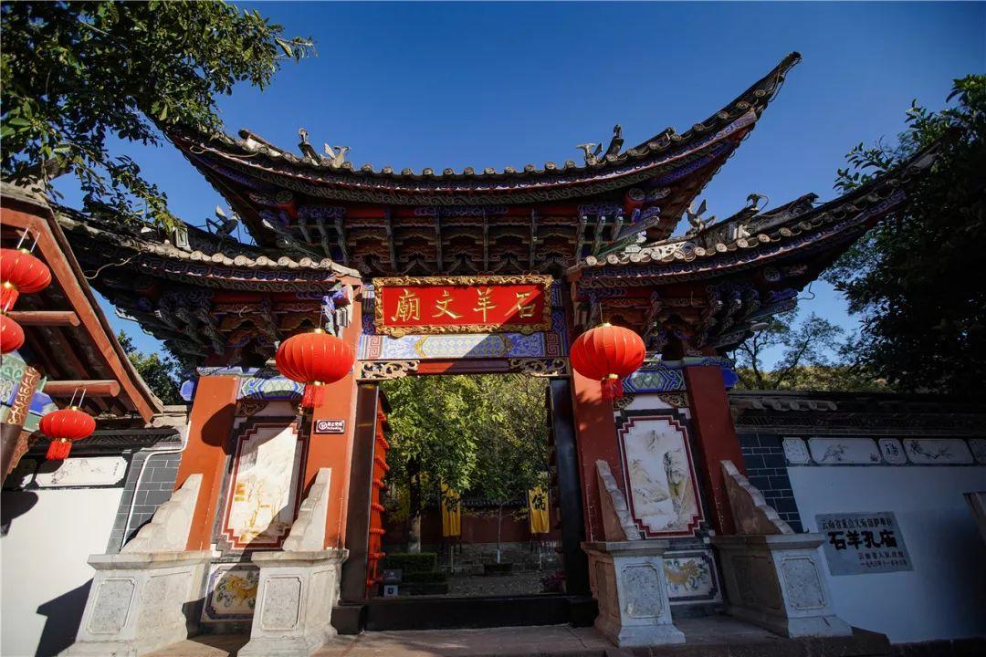 这件事情是周王朝衰败的重要标志，周平王因此颜面扫地