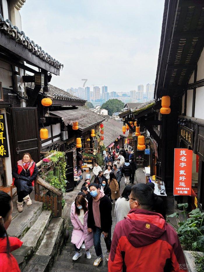 逃出林中村