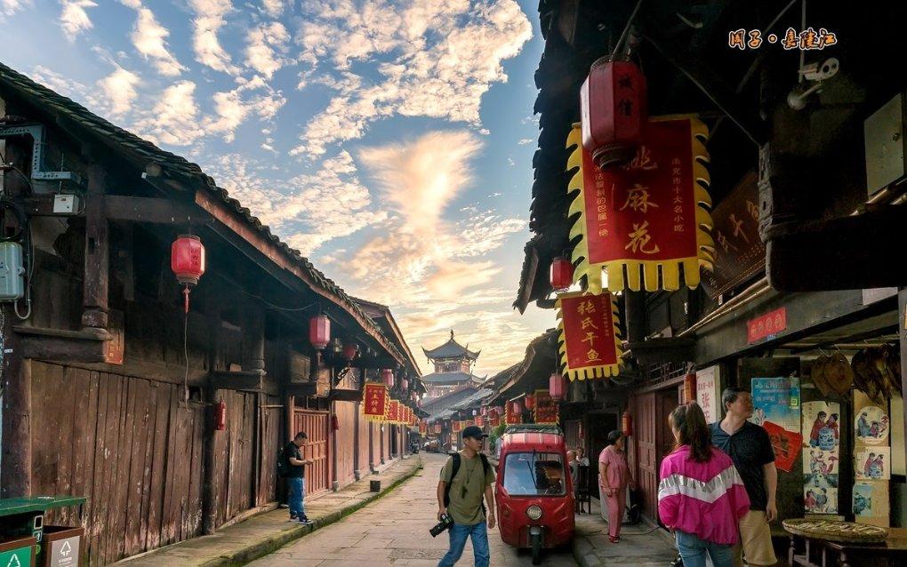 钟楚曦发文感谢肖战，钟楚曦究竟是为什么感谢肖战的？