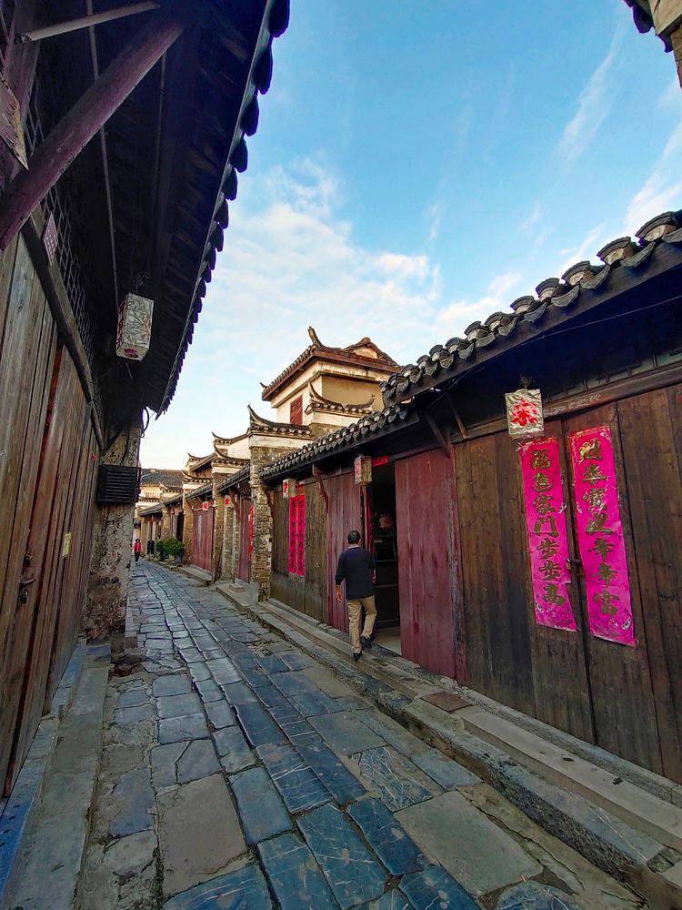 面粉别蒸馒头了，教你做最简单烫面家常饼，柔软筋道还多层，美味游戏画面